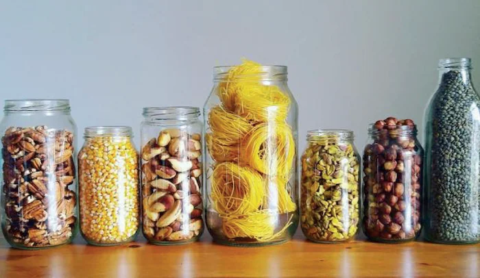 Reusable glass containers instead of packaging